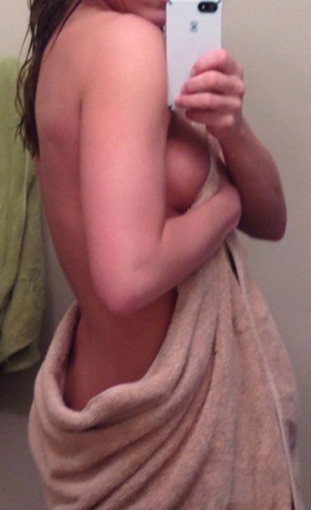 Селфи девушек в полотенцаз (19 фото)