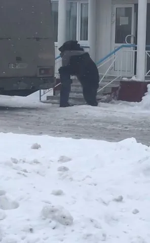 Видео, на котором не хватает только балалайки