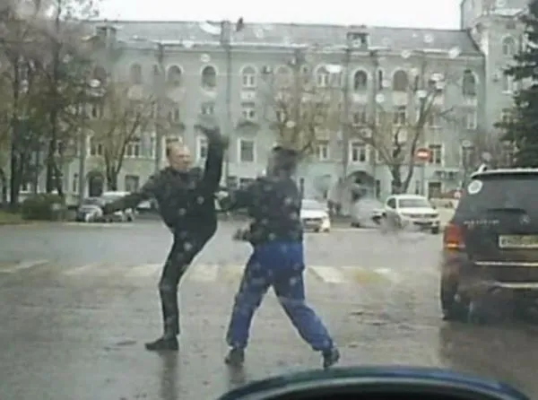 Ван Дам против Хон Гиль Дона - пермские водители устроили красивую драку