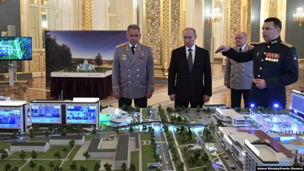 Bloomberg: новые санкции ЕС затронут суда и военные технологии России
