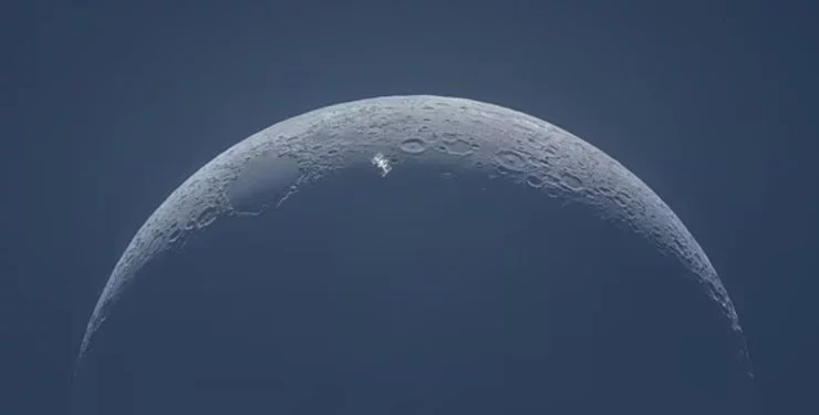 Что скрывается на новом снимке Луны: загадочный искусственный объект, что это?